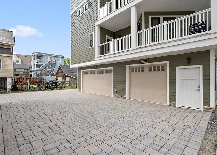 True Luxury Vacationing In Downtown Ocean City!